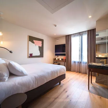 Hebe Hotel